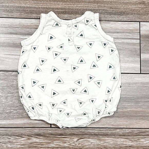 Rylee + Cru Triangle Sleeveless Bubble Onesie Playsuit Romper Size 0-3M - Picture 2 of 3